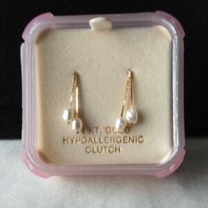 Gold And Pearl Drop Earrings 14 K